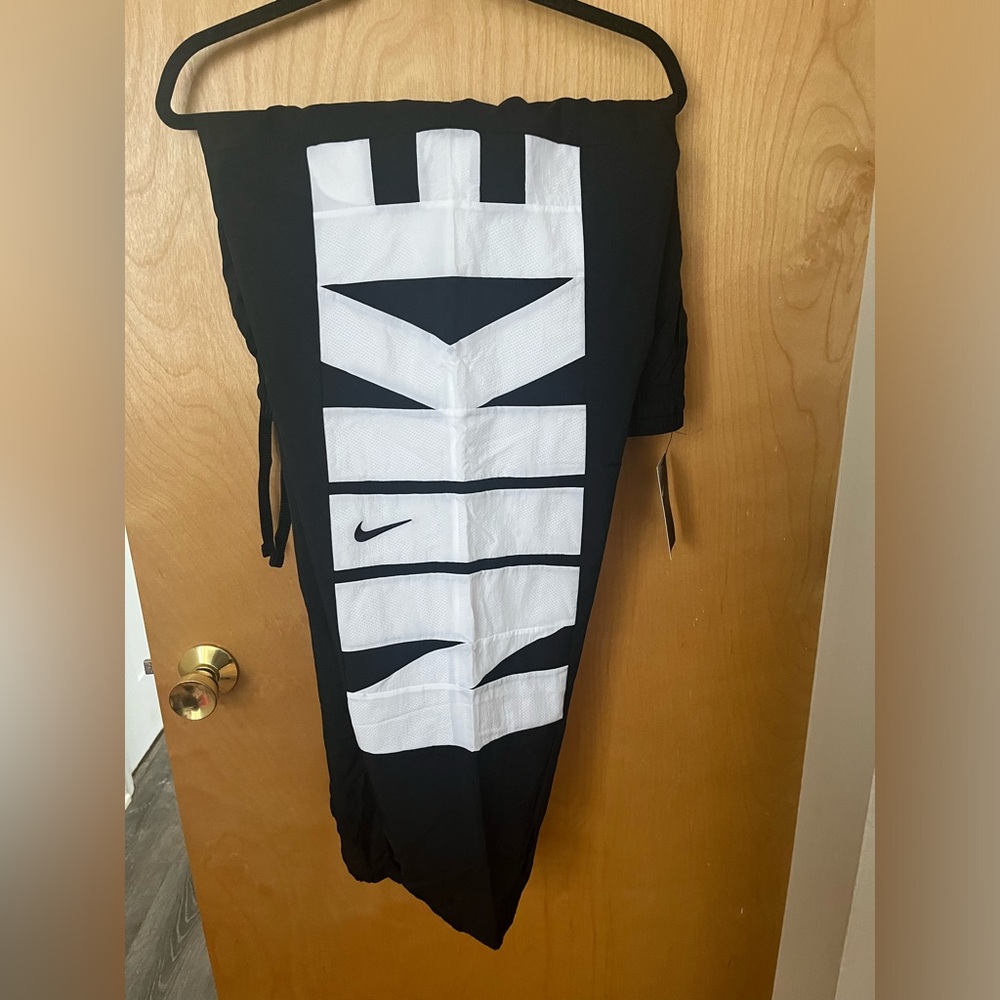 *NWT* NIKE Men’s XL Windbreaker Black Pants